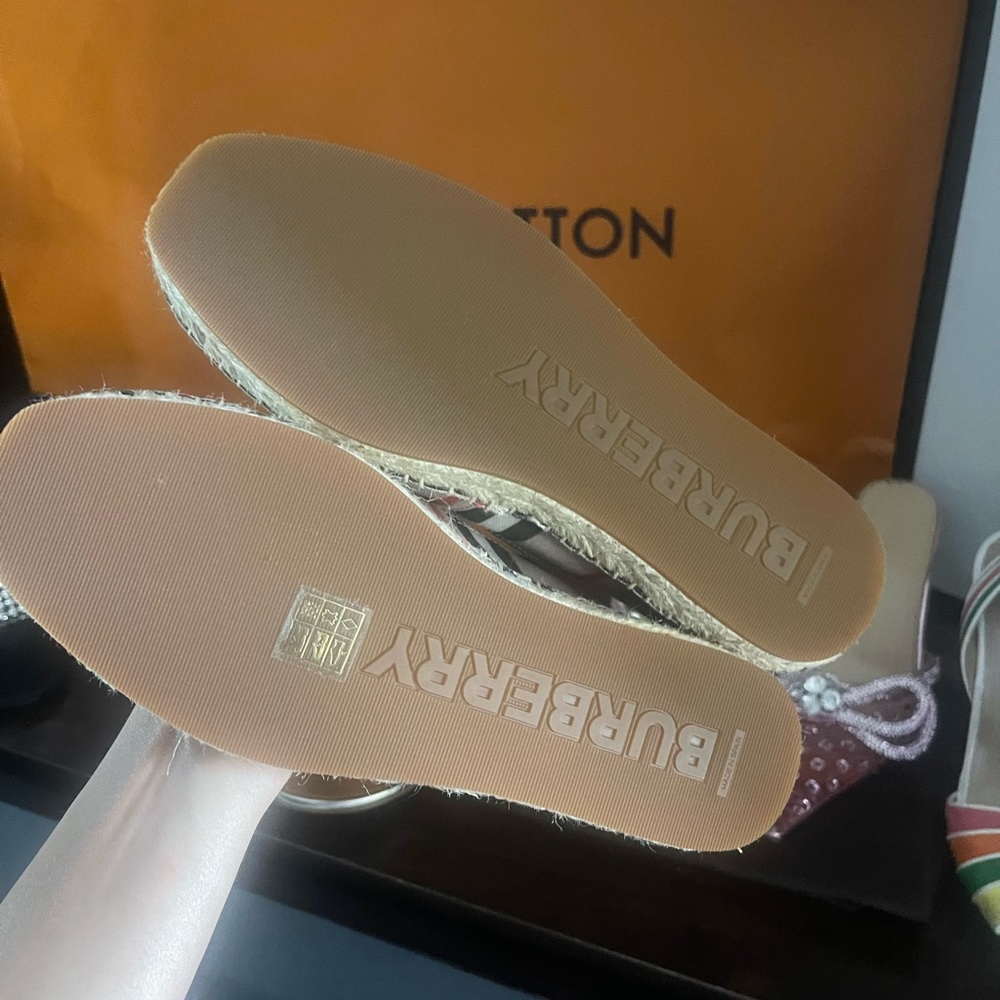 Burberry Classic espadrilles animated with Burberry Icon stripe size 5.5 - Picture 6 of 9